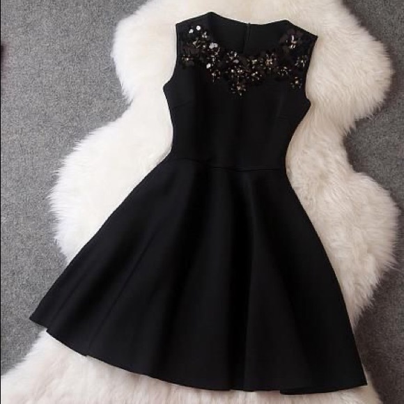 Blank dress - Picture 2 of 7